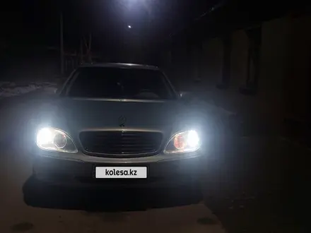 Mercedes-Benz S 320 2001 года за 4 850 000 тг. в Шымкент – фото 2