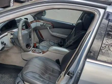 Mercedes-Benz S 320 2001 года за 4 850 000 тг. в Шымкент – фото 11