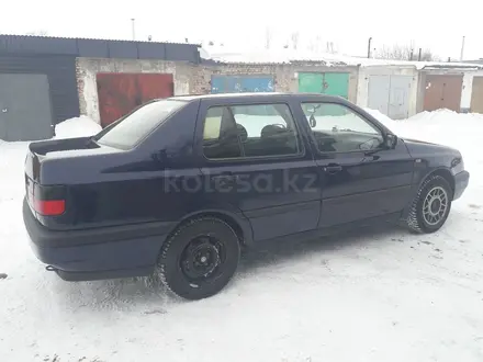 Volkswagen Vento 1996 года за 1 950 000 тг. в Караганда – фото 9