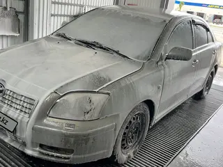 Toyota Avensis, 2005