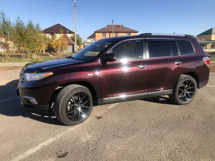 Toyota Highlander 2013 года за 19 000 000 тг. в Астана – фото 30