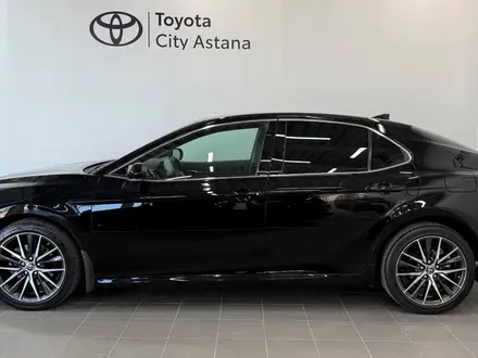 Toyota Camry Luxe 2021 года за 15 900 000 тг. в Астана – фото 3