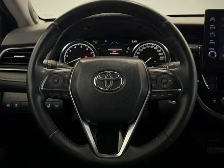 Toyota Camry Luxe 2021 года за 15 900 000 тг. в Астана – фото 14