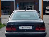 Mercedes-Benz E 280 1998 года за 2 800 000 тг. в Шымкент – фото 4