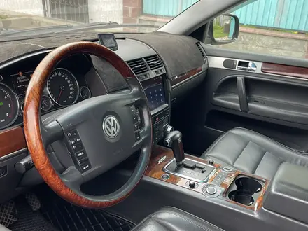 Volkswagen Touareg 2005 года за 6 100 000 тг. в Алматы – фото 6