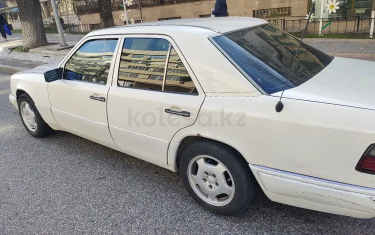 Mercedes-Benz E 250 1994 года за 1 700 000 тг. в Алматы