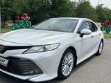 Toyota Camry 2018 года за 15 500 000 тг. в Тараз – фото 3