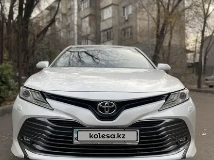 Toyota Camry 2019 года за 14 200 000 тг. в Алматы – фото 6