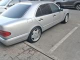 Mercedes-Benz E 280 1997 годаүшін3 300 000 тг. в Актау – фото 4