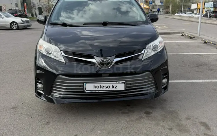 Toyota Sienna 2019 года за 15 500 000 тг. в Алматы