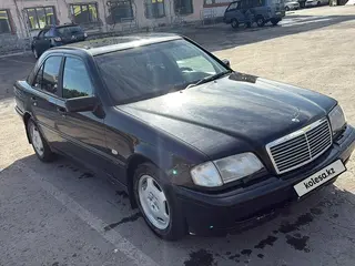 Mercedes-Benz C 240