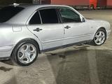 Mercedes-Benz E 320 1995 года за 2 000 000 тг. в Алматы – фото 4