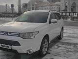 Mitsubishi Outlander 2013 годаүшін8 000 000 тг. в Астана – фото 2