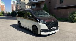 Toyota Granvia 2022 года за 48 000 000 тг. в Алматы