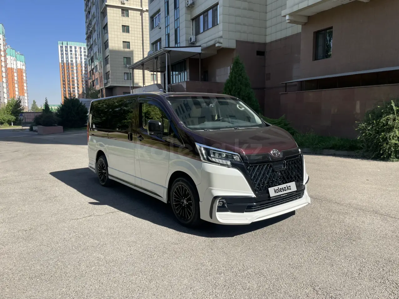 Toyota Granvia, 2022