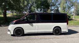 Toyota Granvia 2022 года за 48 000 000 тг. в Алматы – фото 4