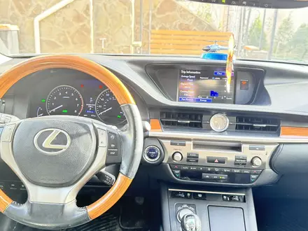 Lexus ES 300h 2013 года за 10 000 000 тг. в Актау – фото 12