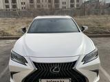 Lexus ES 250 2022 года за 32 000 000 тг. в Алматы – фото 2