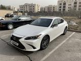 Lexus ES 250 2022 года за 32 000 000 тг. в Алматы