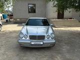 Mercedes-Benz E 240 1998 года за 3 600 000 тг. в Туркестан – фото 2