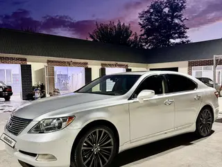 Lexus LS 460