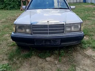 Mercedes-Benz 190