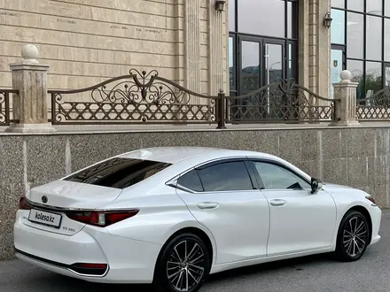Lexus ES 250 2021 года за 24 000 000 тг. в Шымкент – фото 4