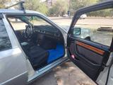 Mercedes-Benz E 300 1993 годаfor1 400 000 тг. в Семей