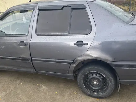 Volkswagen Vento 1993 года за 600 000 тг. в Ленгер – фото 6