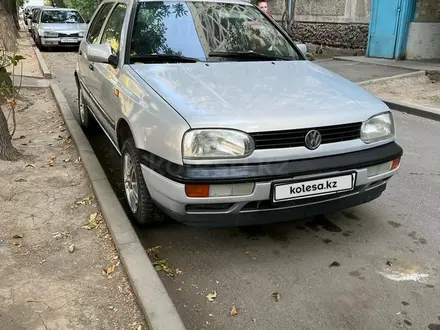 Volkswagen Golf 1994 года за 1 550 000 тг. в Алматы – фото 2