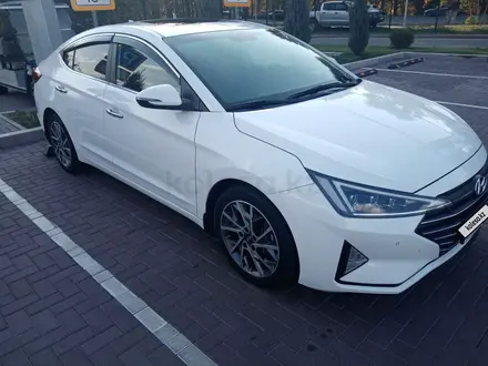 Hyundai Elantra 2019 года за 9 000 000 тг. в Алматы