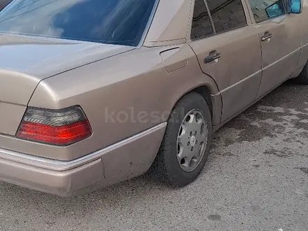 Mercedes-Benz E 280 1993 года за 2 500 000 тг. в Шымкент – фото 4