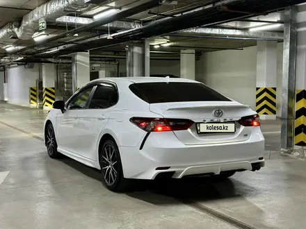 Toyota Camry 2022 года за 14 400 000 тг. в Астана – фото 5