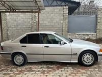 BMW 320 1994 годаүшін2 650 000 тг. в Алматы