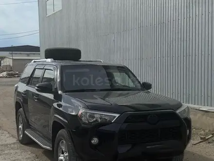 Toyota 4Runner 2017 года за 15 650 000 тг. в Актау