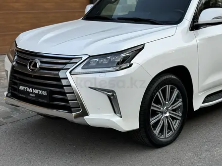 Lexus LX 570 2016 года за 37 700 000 тг. в Алматы – фото 27