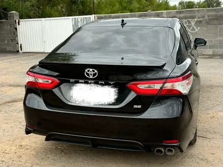 Toyota Camry 2020 года за 14 200 000 тг. в Караганда – фото 3