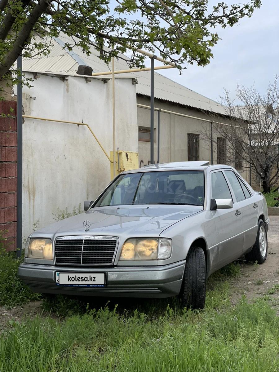 Mercedes-Benz E 220 1993 г.