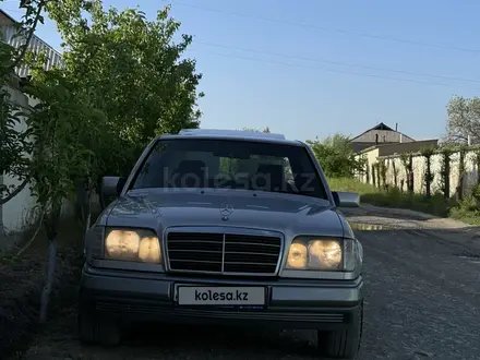 Mercedes-Benz E 220 1993 годаүшін3 340 000 тг. в Туркестан – фото 6