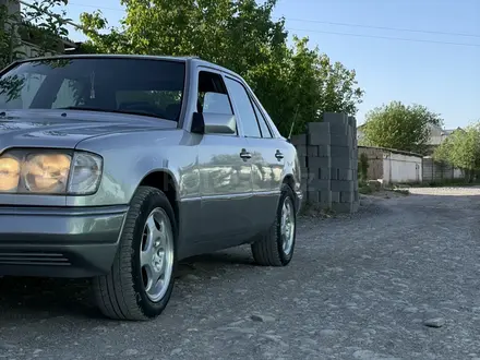 Mercedes-Benz E 220 1993 годаүшін3 340 000 тг. в Туркестан – фото 7