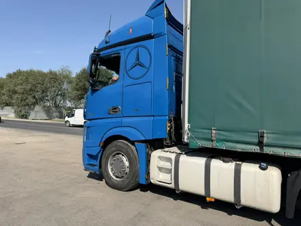 Mercedes-Benz  Actros 2015 года за 28 888 888 тг. в Алматы – фото 4