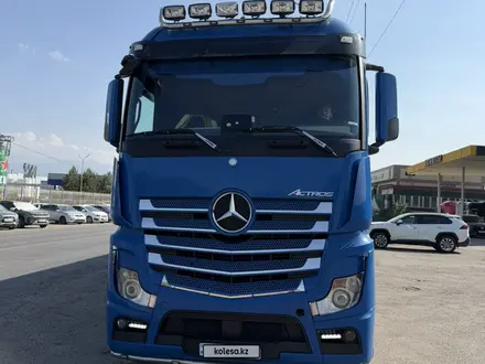 Mercedes-Benz  Actros 2015 года за 28 888 888 тг. в Алматы – фото 2