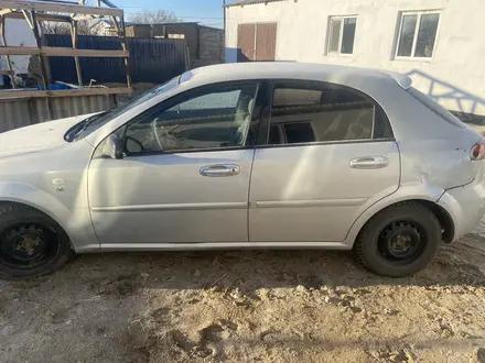 Chevrolet Lacetti 2008 года за 1 550 000 тг. в Атырау – фото 2