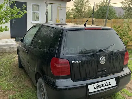 Volkswagen Polo 2000 года за 900 000 тг. в Уральск – фото 3