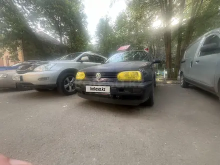 Volkswagen Golf 1995 года за 2 300 000 тг. в Астана – фото 2
