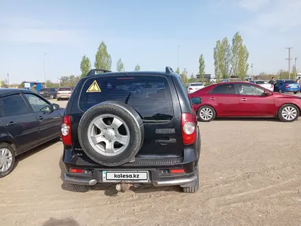 Chevrolet Niva 2011 года за 2 200 000 тг. в Актобе – фото 3