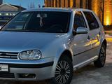 Volkswagen Golf 2004 года за 1 400 000 тг. в Актобе – фото 2