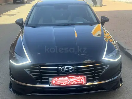 Hyundai Sonata 2021 года за 13 200 000 тг. в Астана – фото 4