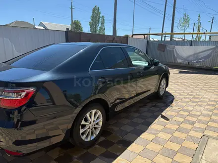 Toyota Camry 2016 года за 11 500 000 тг. в Актобе – фото 3