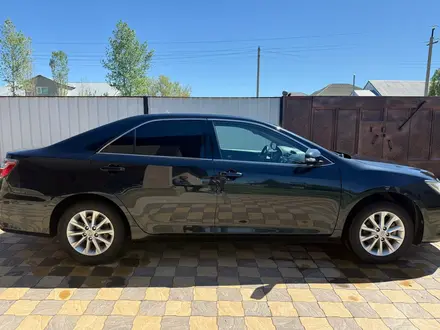 Toyota Camry 2016 года за 11 500 000 тг. в Актобе – фото 4